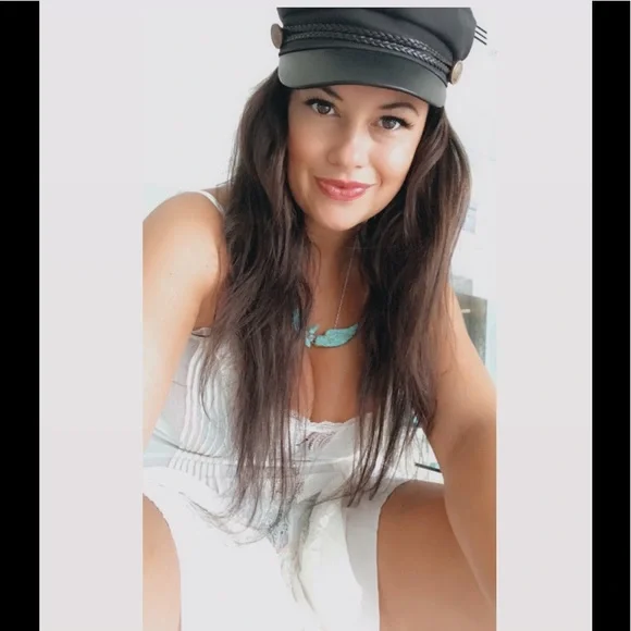 Meet your seller πβοΈπβ‘οΈβοΈ - Picture 2 of 16